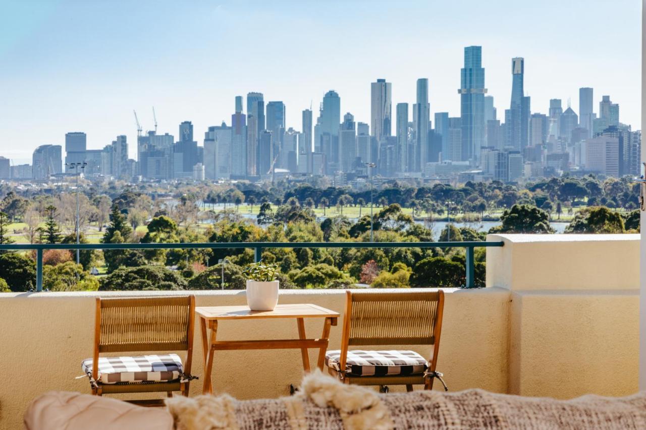 Spectacular Views Over Albert Park Melbourne Exterior photo